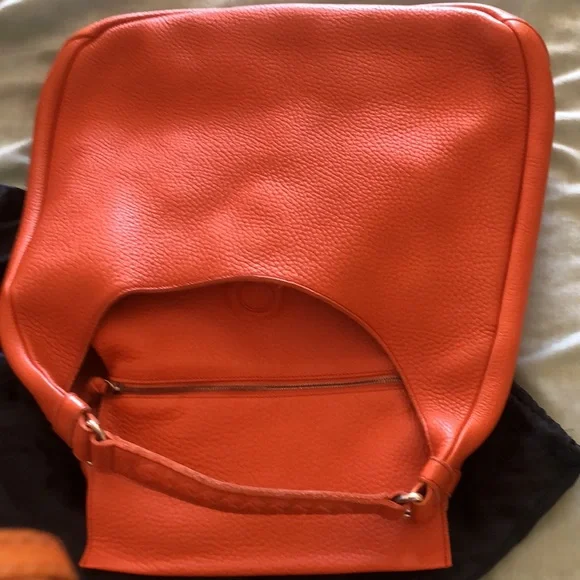 $2400 BOTTEGA VENETA CAMPANA Leather Hobo Bag - Picture 6 of 7